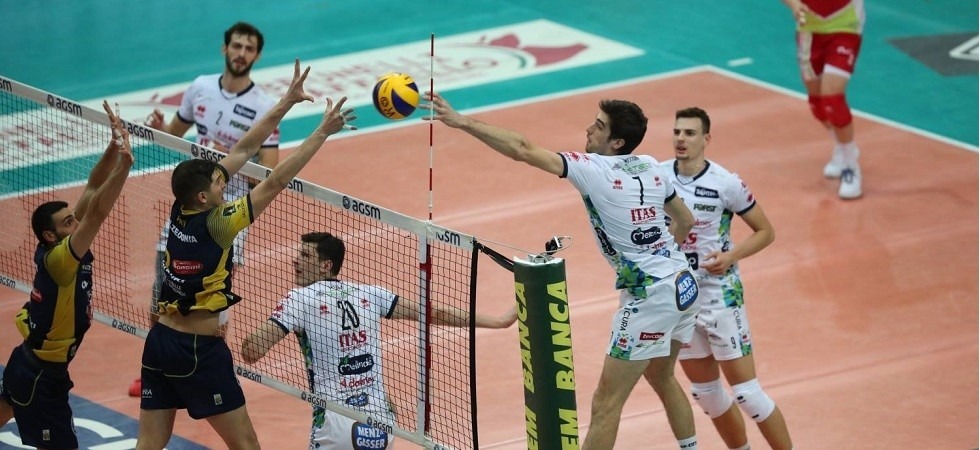 La Trentino Volley cade a Verona, la Calzedonia vince al tie-break